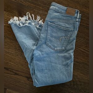 American Eagle Outfitters Light Blue Distressed Cropped Stretch Jeggings
